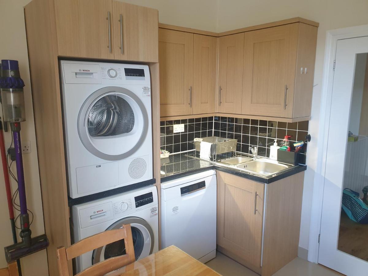 London Luxury 2 Bedroom Flat 5Min Walk From Overground, With Free Wifi, Free Parking-Sleeps X6 Ilford Eksteriør billede
